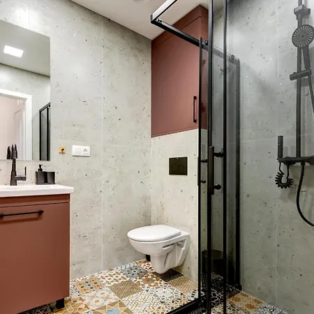 דירה Newly Renovated Comfortable First-floor סופיה